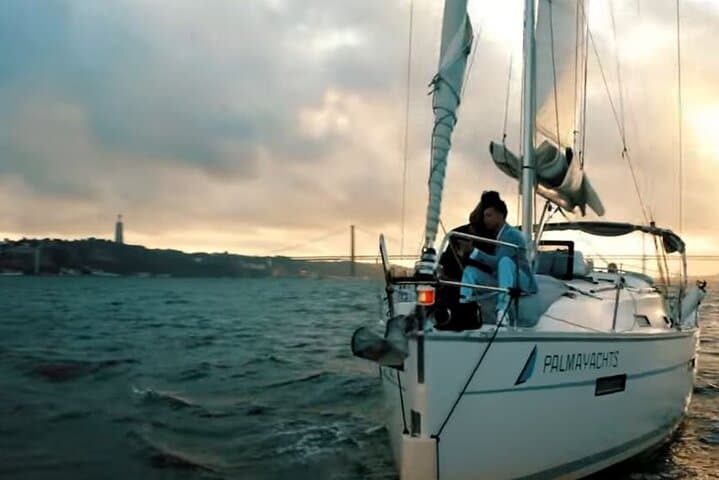 Lisbon Sunset Private Yacht Cruise with Sparkling Wine — 2-Hour Romantic Cruise photo 3