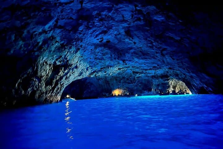Day Trip from Rome to Capri: Blue Grotto, Anacapri & La Piazzetta photo 5