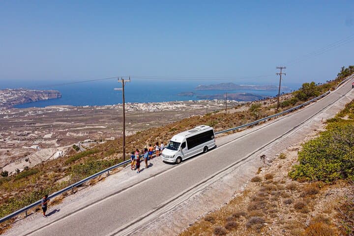 Santorini Highlights Minibus Tour: Akrotiri, Red Beach & Oia Sunset photo 4