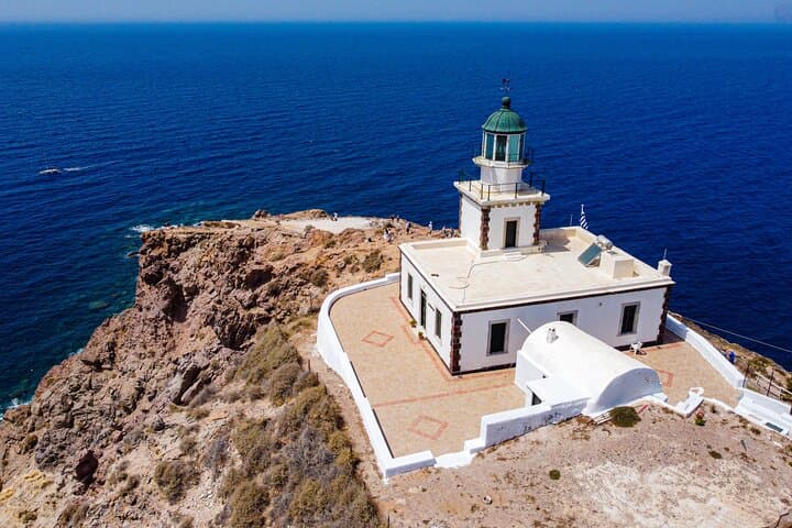 Santorini Highlights Minibus Tour: Akrotiri, Red Beach & Oia Sunset photo 5