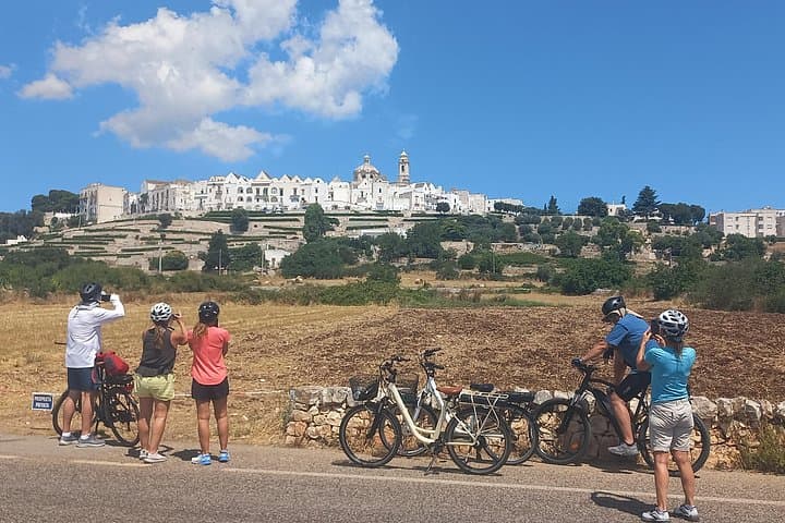 E‑bike Through the Itria Valley: Alberobello, Locorotondo & Martina Franca