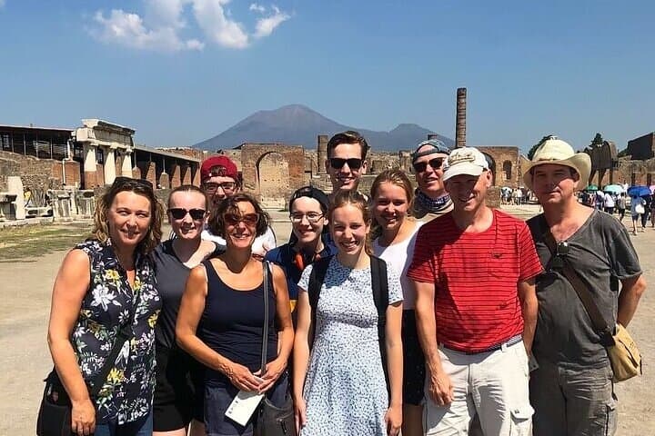 Naples Highlights and Hidden Gems: A 3-Hour Private Walking Tour