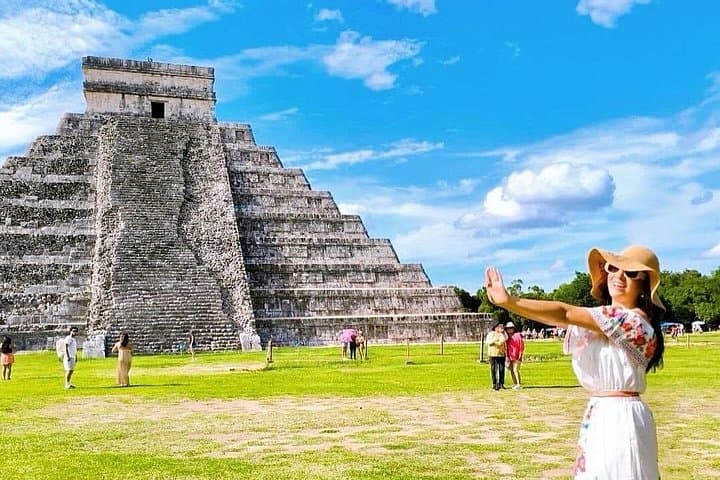 Chichén Itzá & Cenote Duo: Day Expedition from Cancún to Suytún and Ik-kil photo 3