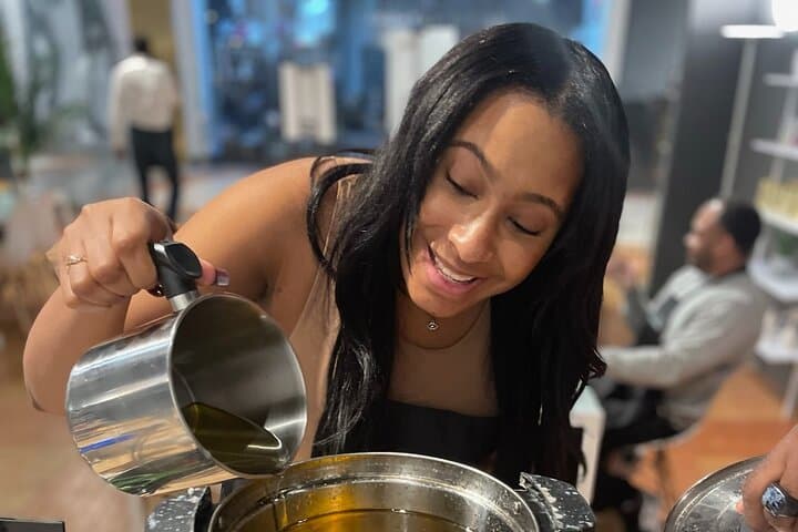 Chicago Candle-Making Class on the Magnificent Mile photo 2