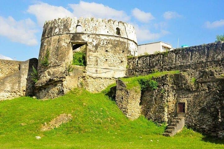 Zanzibar Excursions: 4-Day Safari Blue, Stone Town & Jozani Adventure photo 3