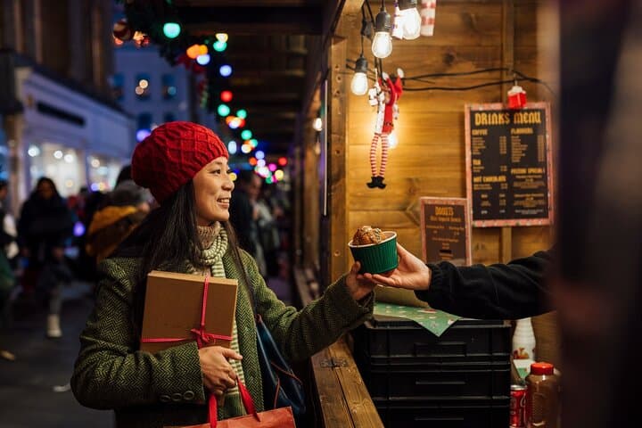 Enchanted Cambridge Christmas Walking Tour — Private Festive Highlights photo 4