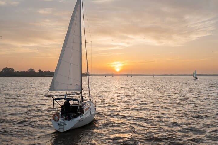 Sunset Sailing on the Río de la Plata with Premium Wine in Buenos Aires photo 2