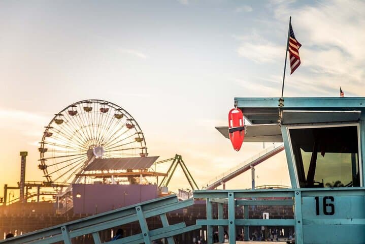 Santa Monica Outdoor Escape Room: Self-Guided Clue Hunt on 3rd Street Promenade photo 6