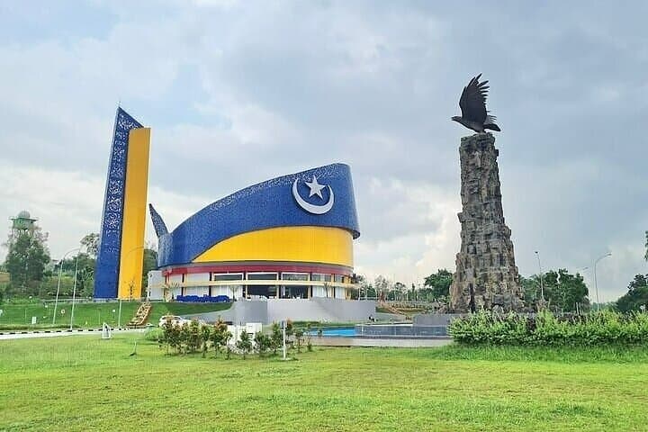 Batam day trip from Singapore: ferry, temples, Barelang Bridge & 2-hour massage photo 2