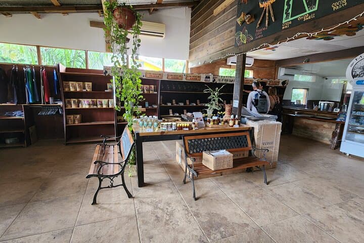Roatán Rum, Chocolate & Sloths: A 2–3 Hour Island Wildlife and Tasting Tour photo 6