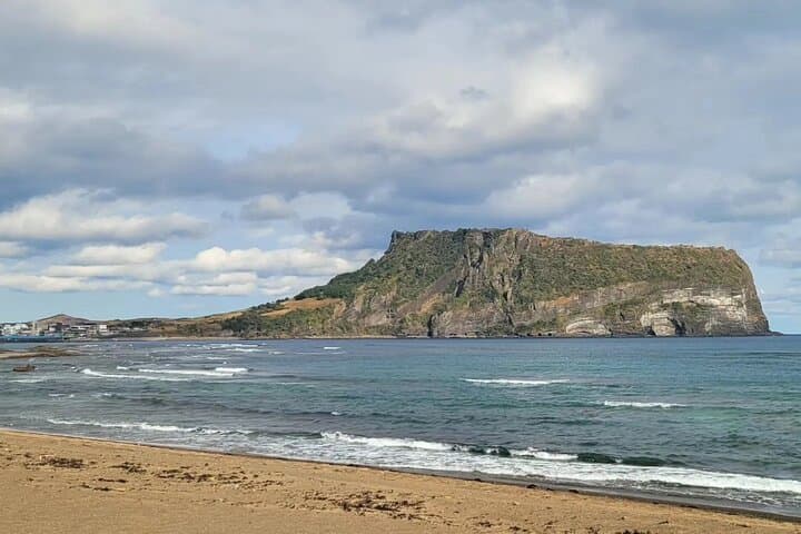 Jeju Island UNESCO Small-Group Day Tour — Halla, Lava Caves & Coastal Cliffs