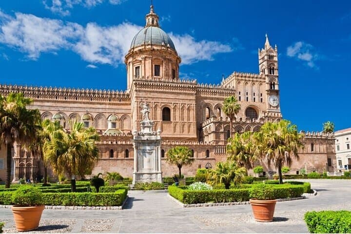Palermo Walking Tour: Piazza Pretoria, Royal Palace & Martorana Mosaics photo 3