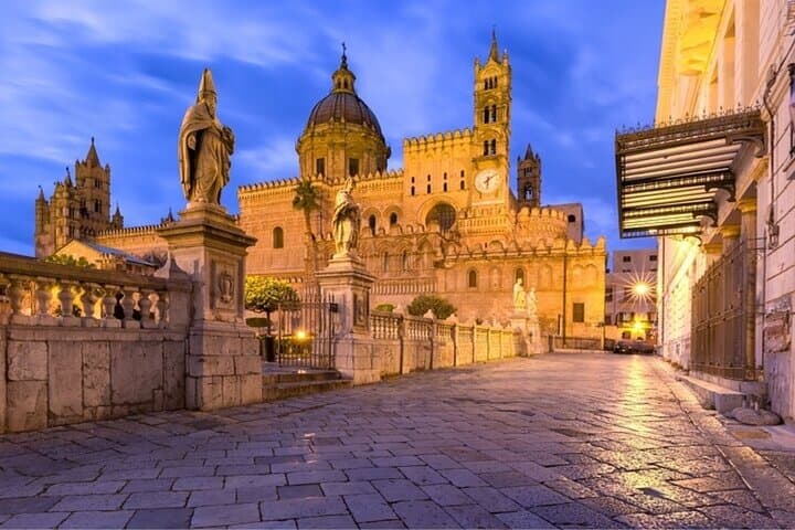 Palermo Walking Tour: Piazza Pretoria, Royal Palace & Martorana Mosaics photo 2