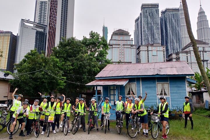 Kuala Lumpur Sunset Cycling Tour: Blue Fountain, Kampung Baru & Colonial Sights by Night photo 3
