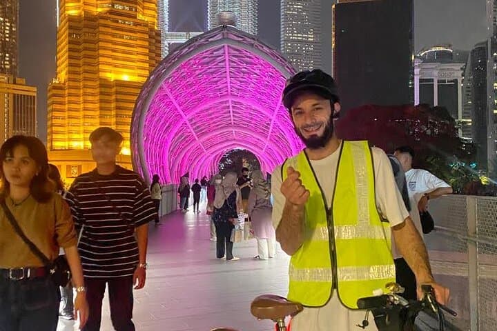 Kuala Lumpur Sunset Cycling Tour: Blue Fountain, Kampung Baru & Colonial Sights by Night photo 5