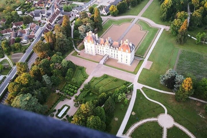 Sunrise Hot-Air Balloon Over the Loire Valley Castles photo 4