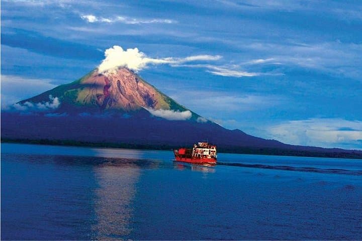 Ometepe Full-Day Island Tour from Granada: Volcanoes, Petroglyphs & Lagoons photo 2