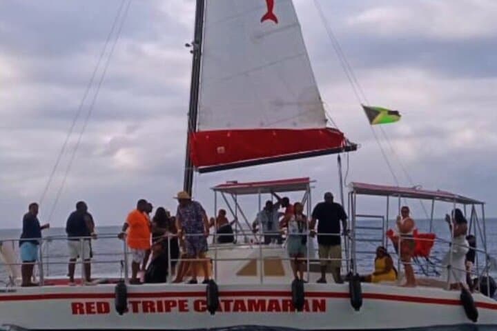 Negril Private Catamaran: 7 Mile Beach Cruise & Rick's Cafe Adventure photo 4