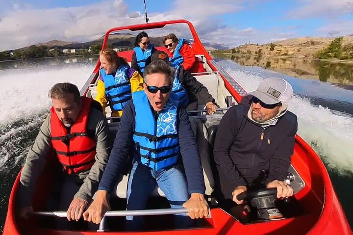 15-Mile Adventure Boat Ride on the Columbia: Wenatchee Jet Boat Experience photo 1