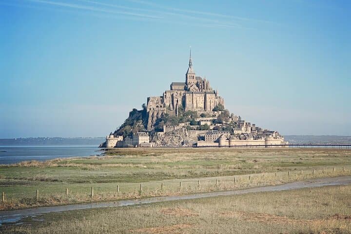 Omaha Beach to Mont‑Saint‑Michel: Private Day Tour from Bayeux