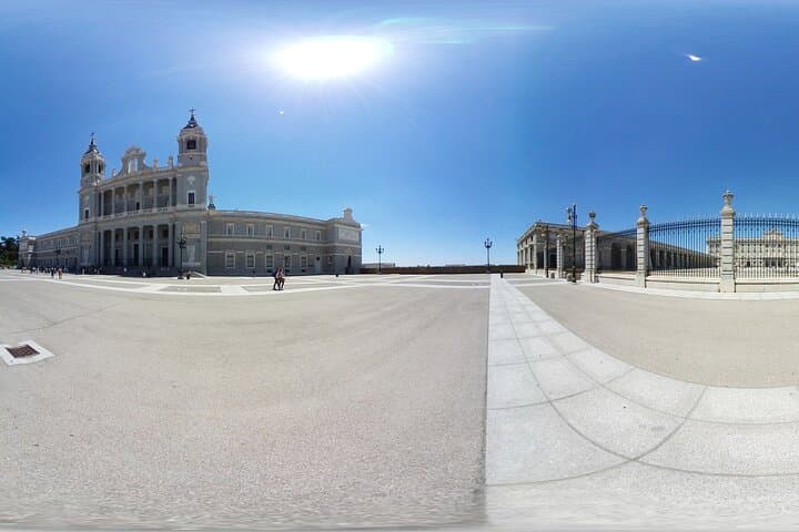 Historic Madrid VR Walking Tour with Official Guide photo 2