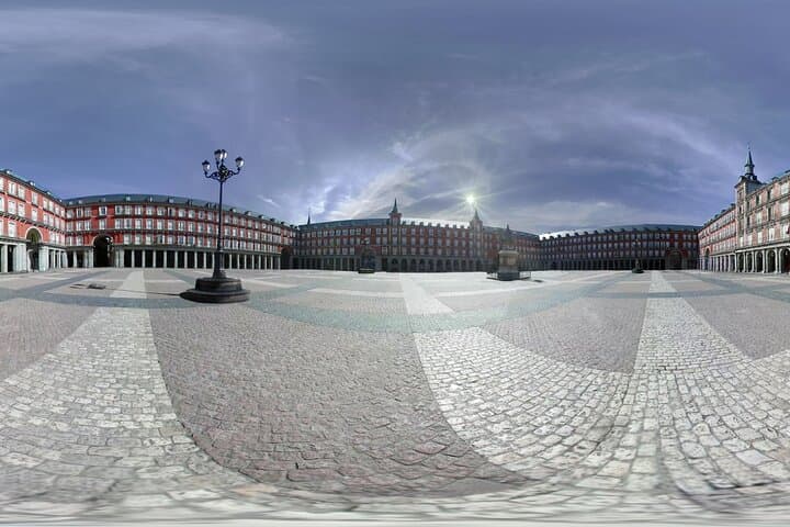Historic Madrid VR Walking Tour with Official Guide photo 5