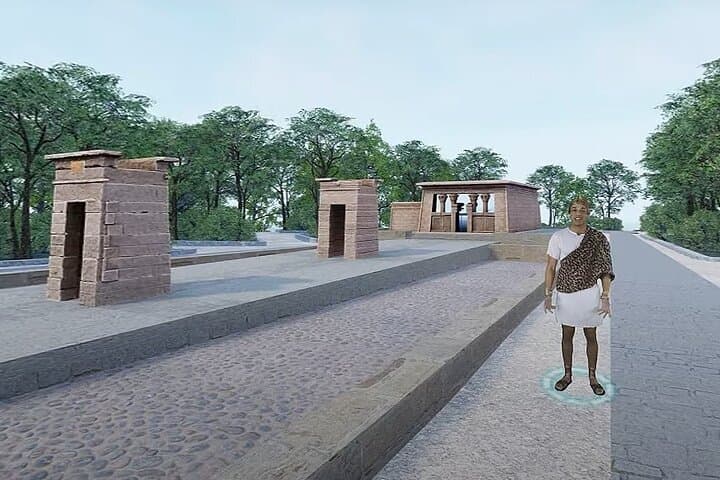 Historic Madrid VR Walking Tour with Official Guide photo 6