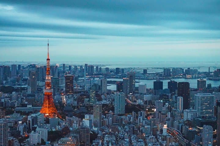 2-Day Tokyo and Mount Fuji Tour: City Highlights & Kawaguchiko Views photo 3