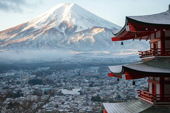2-Day Tokyo and Mount Fuji Tour: City Highlights & Kawaguchiko Views photo 1