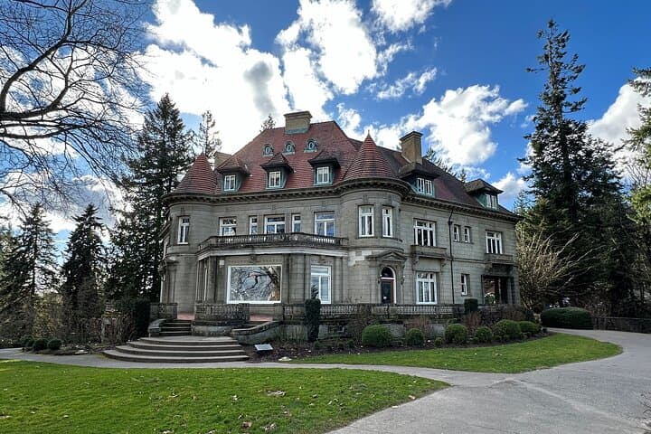 Forest Park Hiking Tour to Pittock Mansion: Wildwood Trail & Witchs Castle Hike photo 3