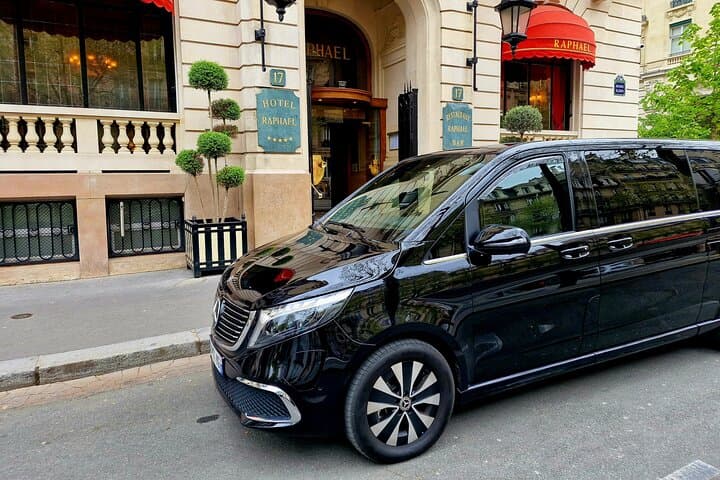 Versailles Luxury Van Transfer from Paris — Private Round-Trip Service photo 2