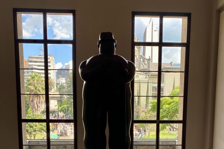 Private Full-Day Medellín Tour with Optional Spanish Class — Comuna 13, Plaza Botero & Pueblito Paisa photo 6