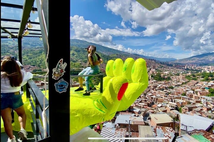 Private Full-Day Medellín Tour with Optional Spanish Class — Comuna 13, Plaza Botero & Pueblito Paisa photo 2