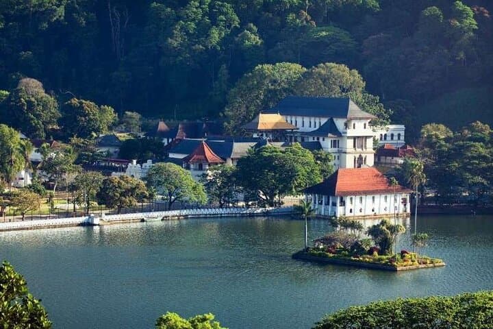 Kandy Private City Tour: Temple, Tea and Lakeside Views photo 4