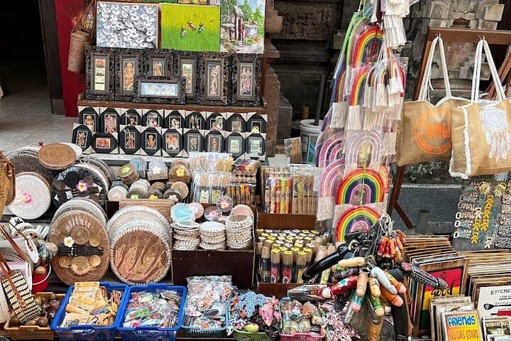 Half-Day Ubud Village Private Tour: Monkey Forest, Palace & Market photo 5