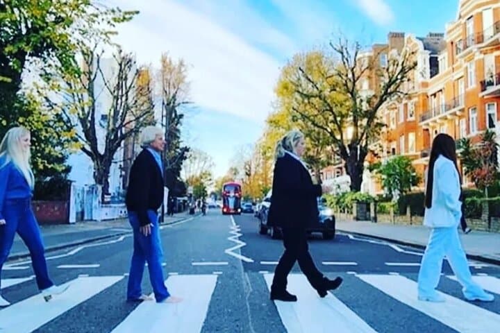 Private London Rock and Roll Black Taxi Tour with Pick Up photo 2