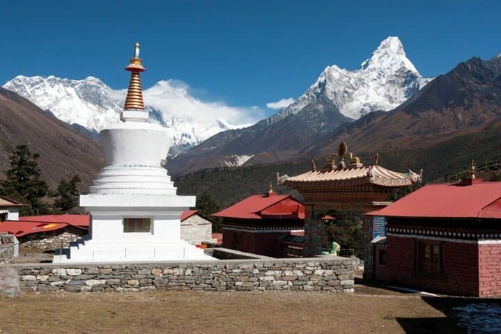 Everest Base Camp Trek — 14-Day High-Altitude Trek to Base Camp & Kala Patthar photo 4