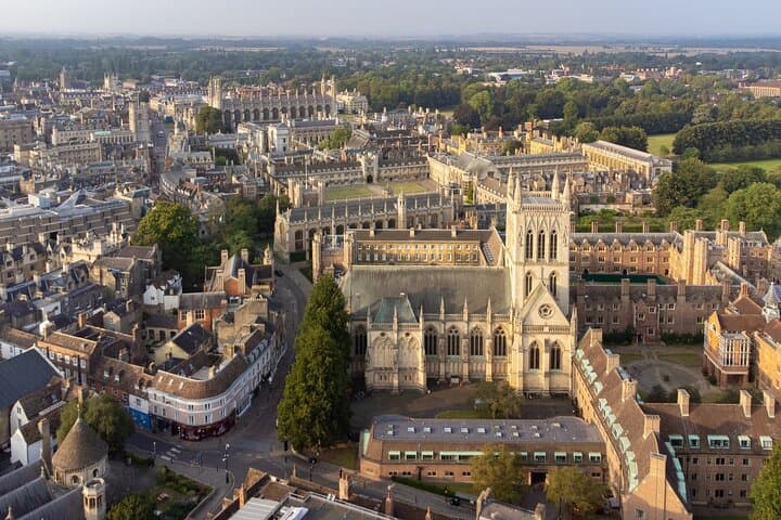 Cambridge Hidden Gems Private Historical Walk: Kings Parade, Mathematical Bridge & River Cam photo 3