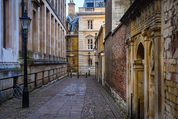 Cambridge Hidden Gems Private Historical Walk: Kings Parade, Mathematical Bridge & River Cam photo 5