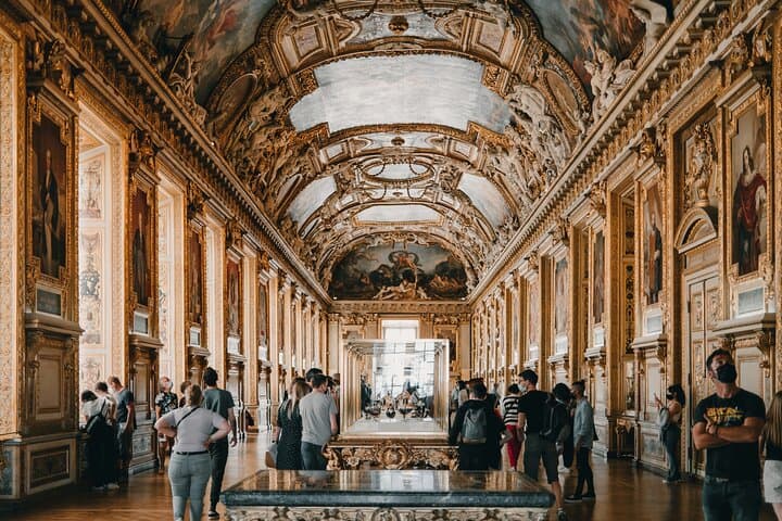 Mona Lisa & Treasures: Small-Group Louvre Highlights Tour (2 hrs) photo 5