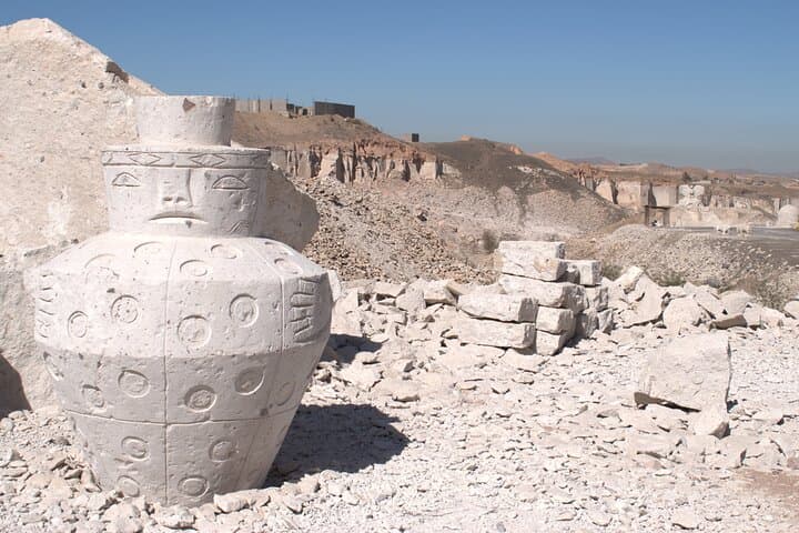 Explore La Ruta del Sillar: 4-Hour Sillar Route Tour from Arequipa photo 2