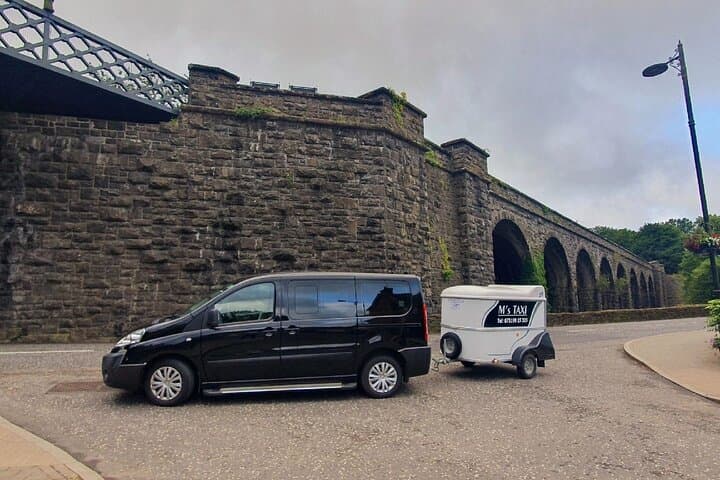 Belfast to Dublin Airport Private Transfer for Groups up to 8 — Door-to-Door Shuttle