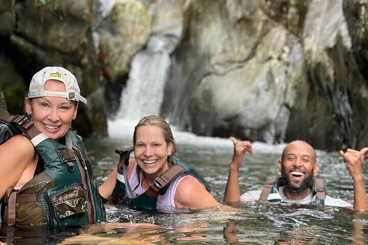 El Yunque Rainforest Hike & Las Tinajas Waterfalls with Luquillo Lunch (Small Group)