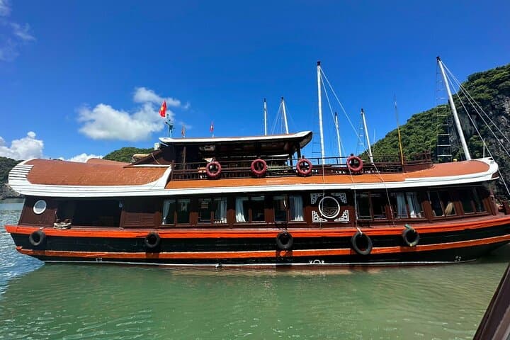 3-Day Private Junk Cruise in Lan Ha Bay & Cat Ba Island — Kayak, Fishing Villages, Overnight on a Wooden Junk photo 2