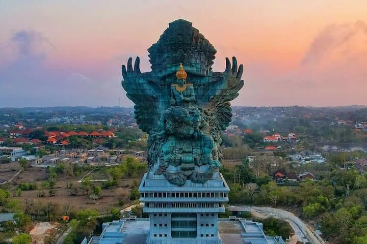 Full-Day Uluwatu South Bali Private Tour — Uluwatu Temple, GWK, Pandawa & Water Blow photo 4