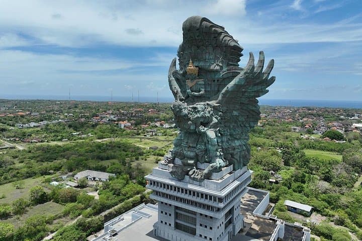 Full-Day Uluwatu South Bali Private Tour — Uluwatu Temple, GWK, Pandawa & Water Blow