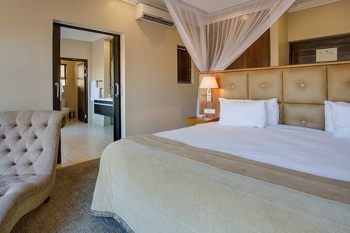 three-day-luxurious-shepards-tree-safari-experience-in-pilanesberg photo 3