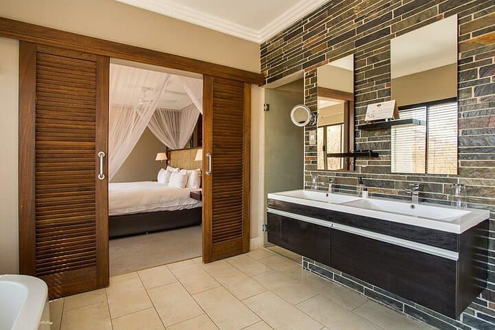 three-day-luxurious-shepards-tree-safari-experience-in-pilanesberg photo 5