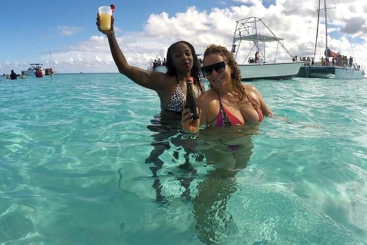 Private Stingray City Boat Tour + Two Snorkel Spots from West Bay photo 4