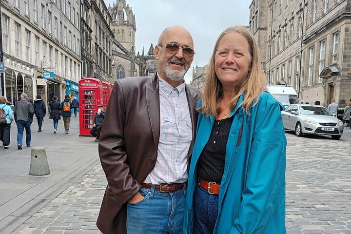 Explore Edinburgh: 3-Hour Private City Highlights Walking Tour